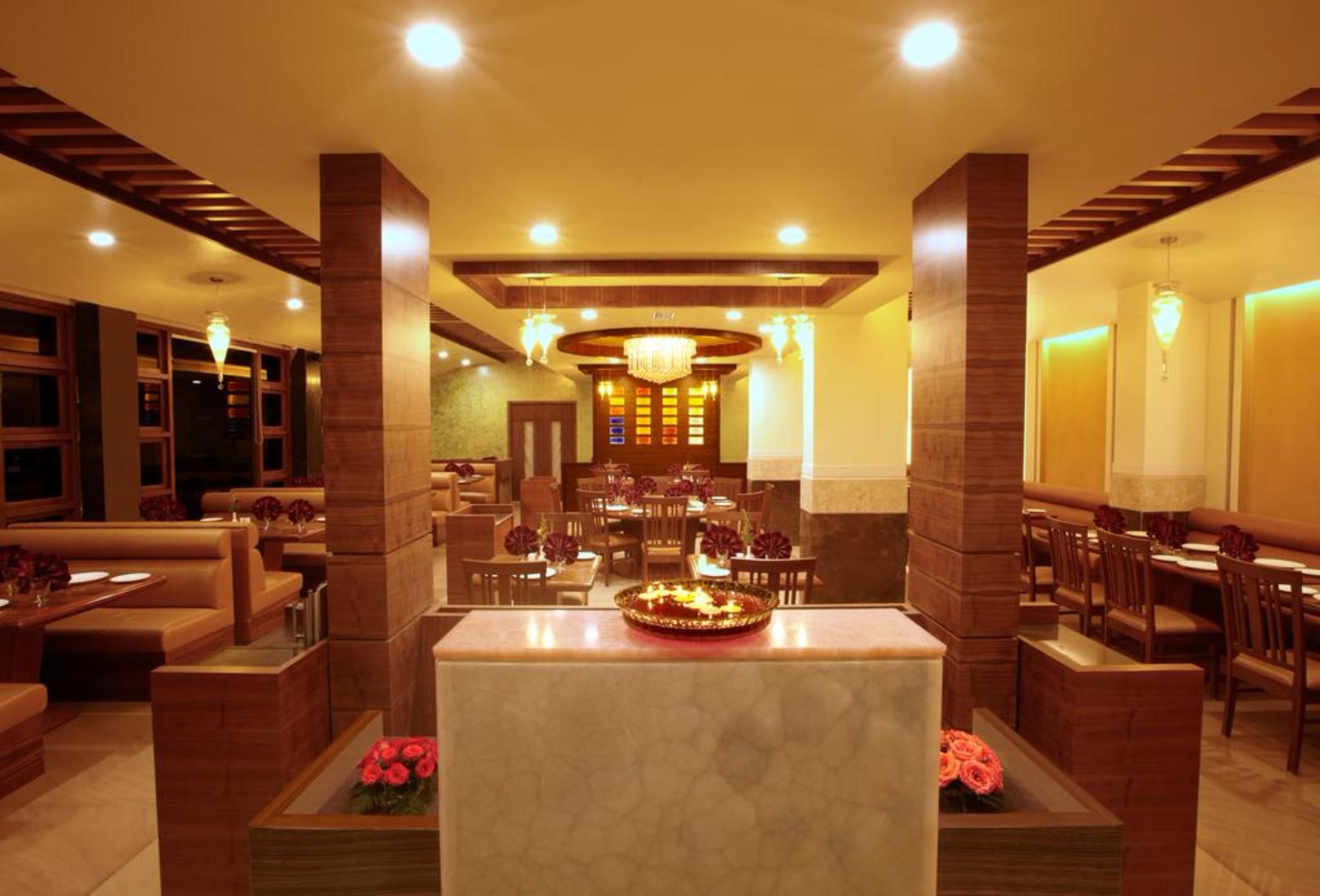 Club Emerald Mumbai Bagian luar foto