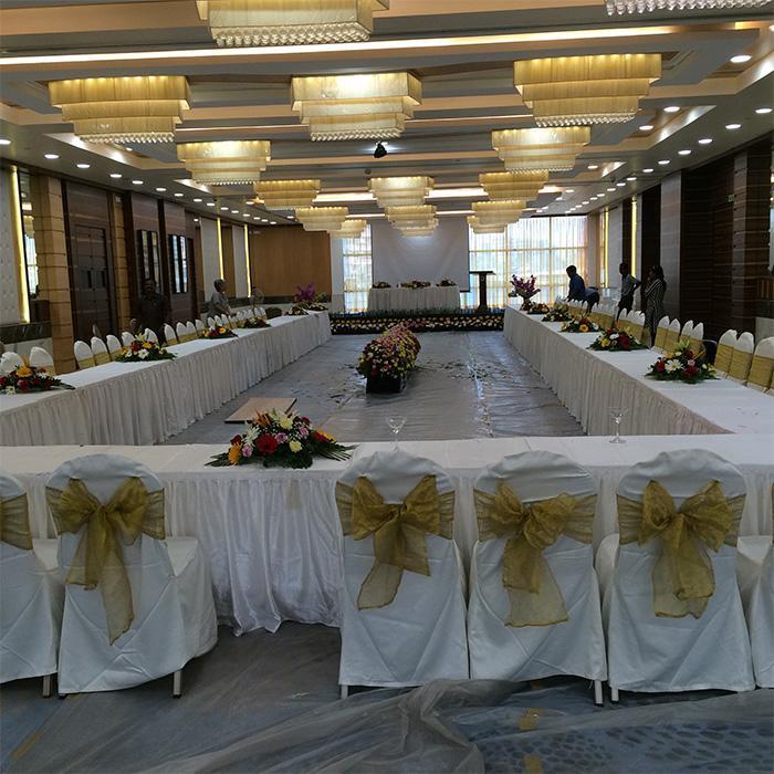 Club Emerald Mumbai Bagian luar foto